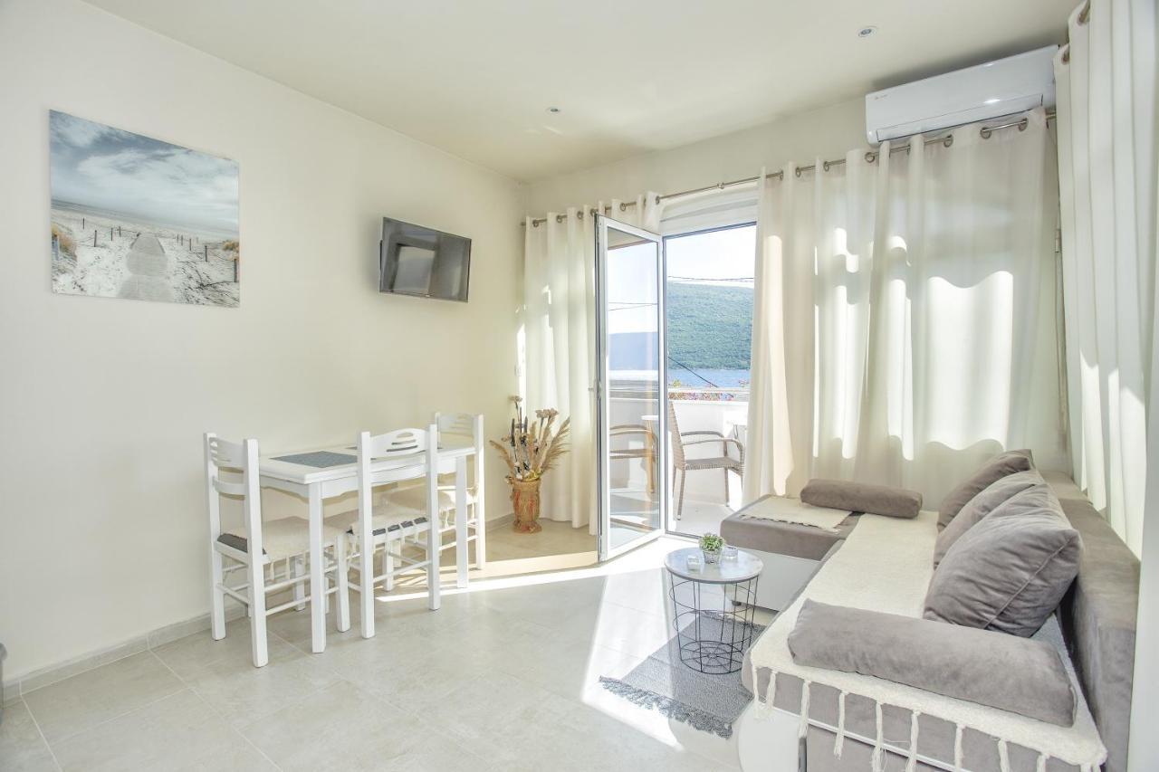 Apartments Milanovic Herceg Novi Bilik gambar