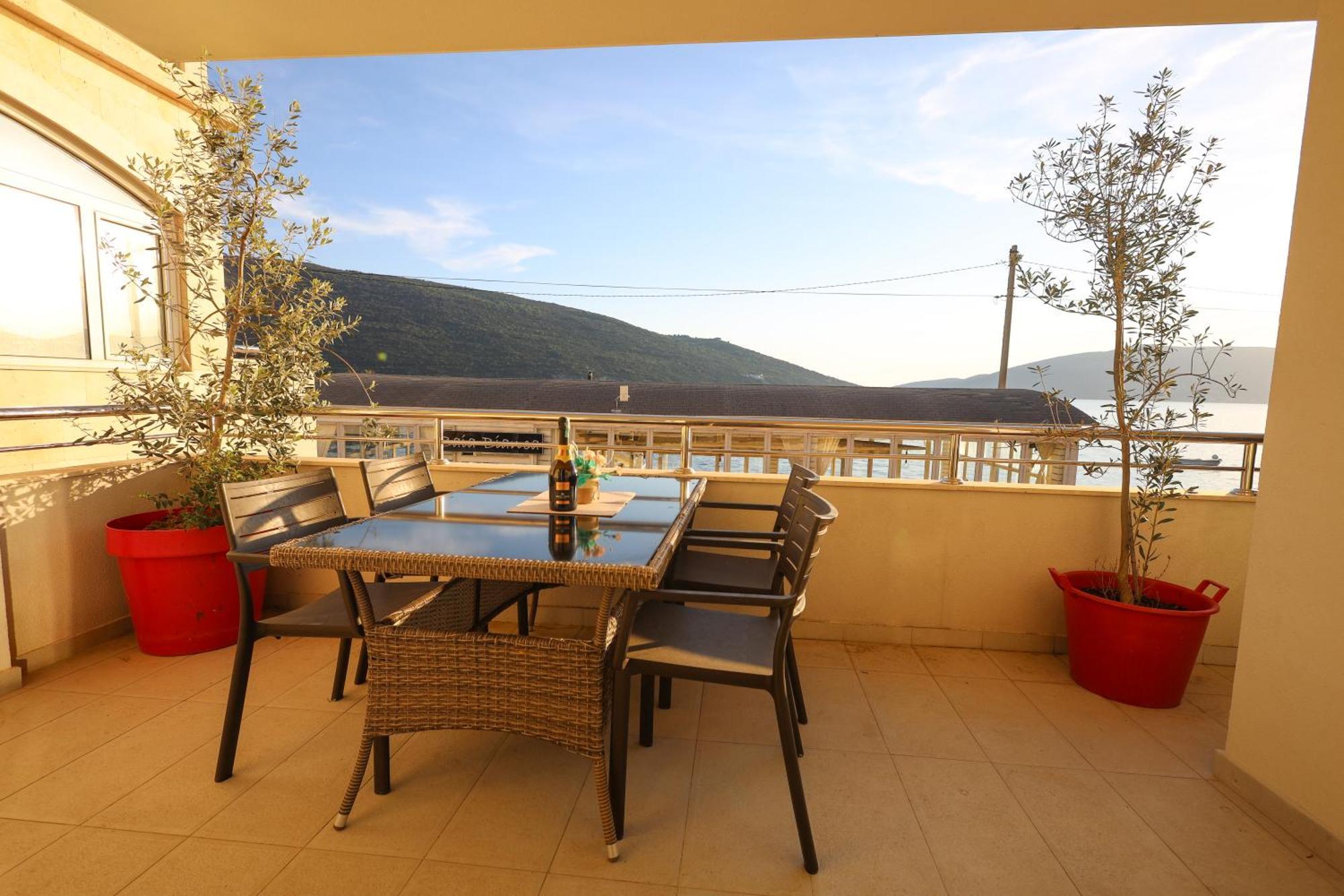 Apartments Milanovic Herceg Novi Luaran gambar