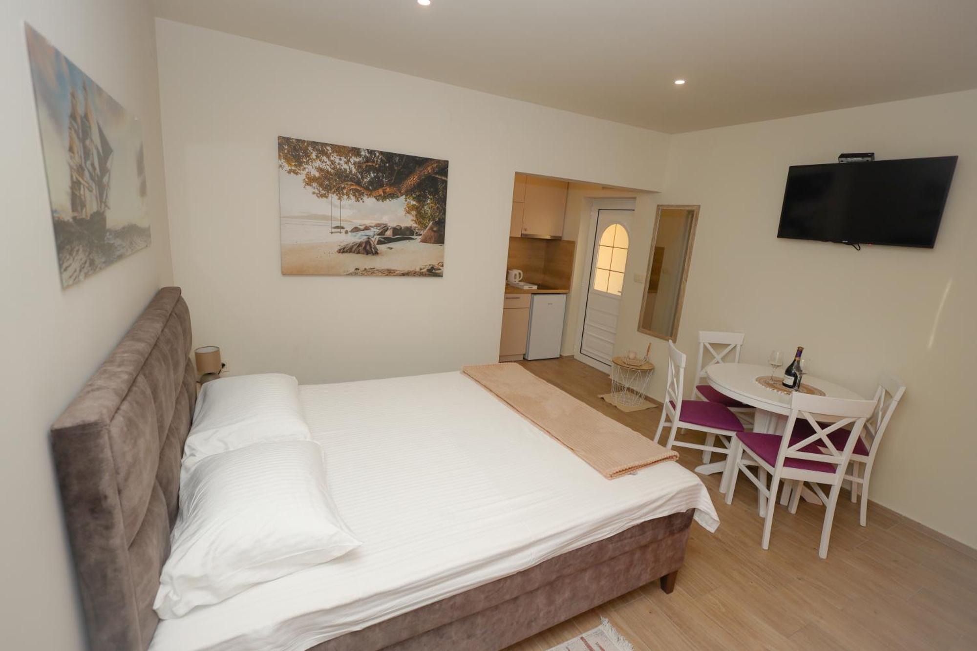 Apartments Milanovic Herceg Novi Bilik gambar
