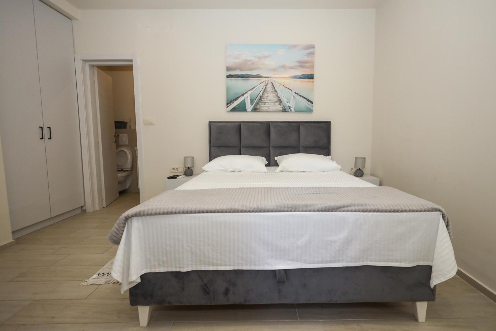 Apartments Milanovic Herceg Novi Bilik gambar