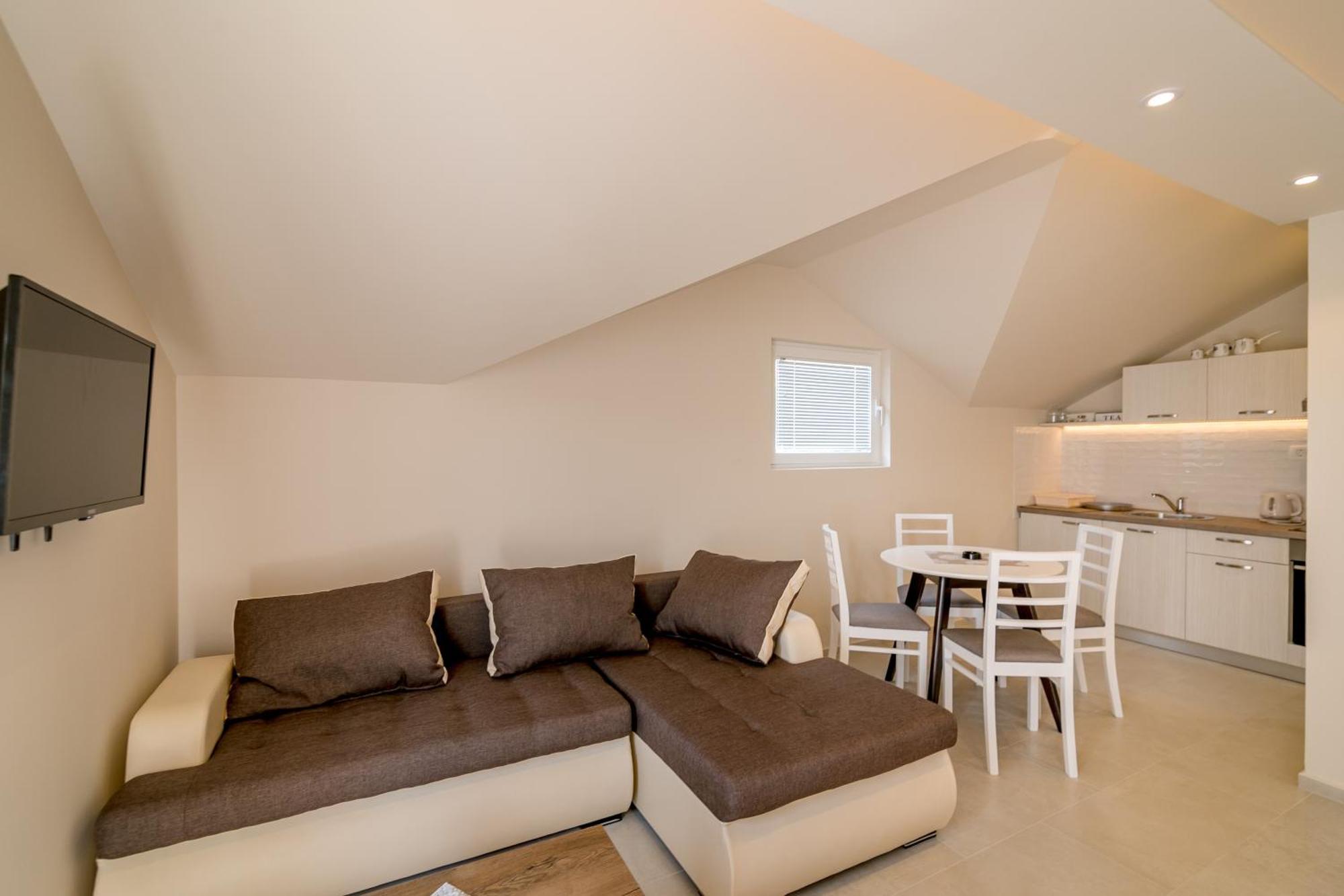 Apartments Milanovic Herceg Novi Bilik gambar