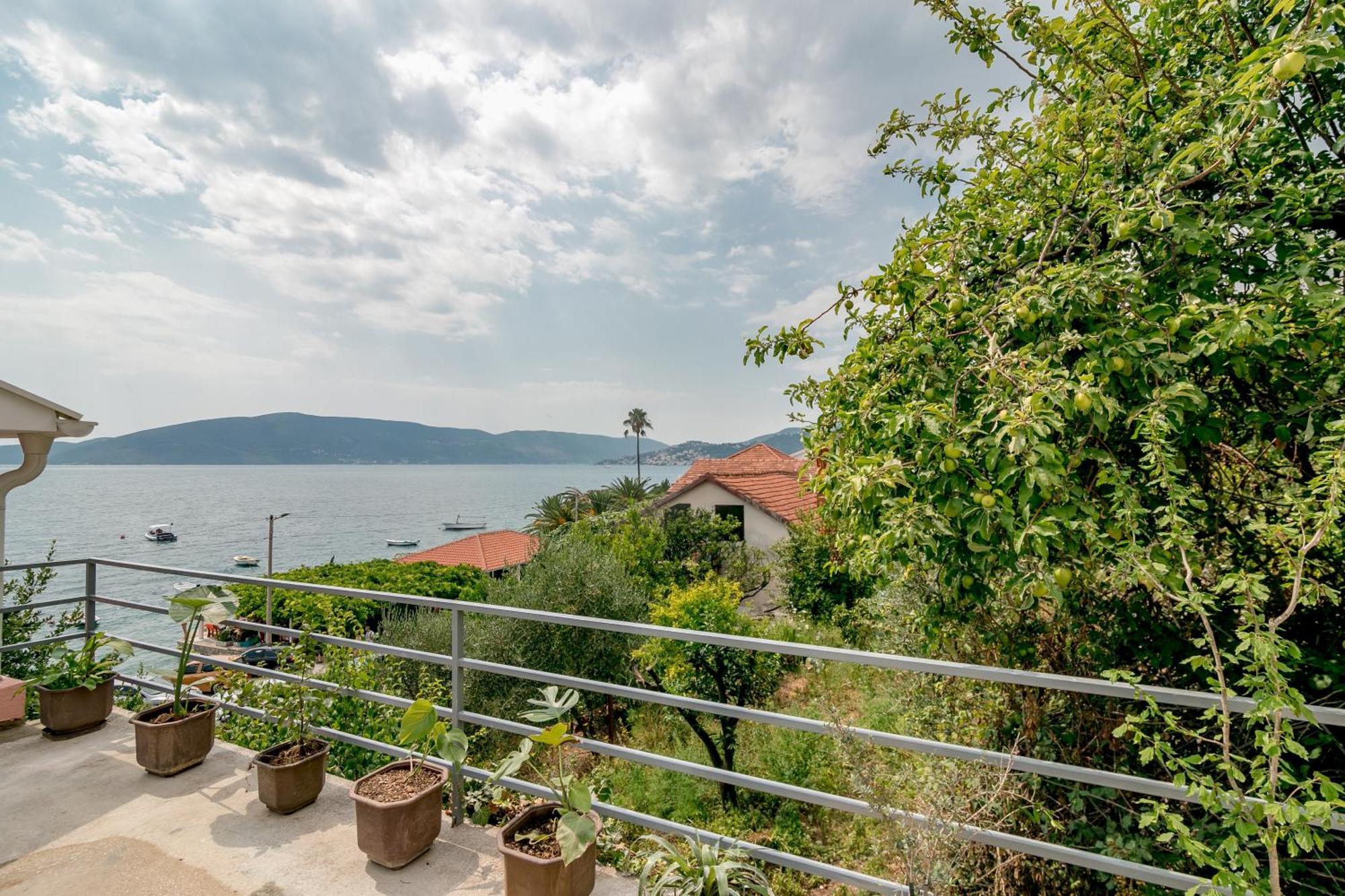 Apartments Milanovic Herceg Novi Bilik gambar